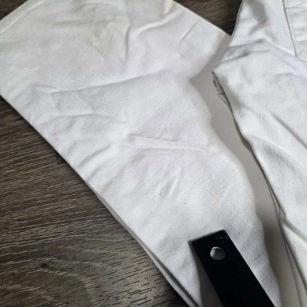 True Religion Womens 28 Billy Bootcut Jeans White Flap Pocket Low Rise STAINED - Picture 4 of 15